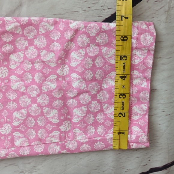 Crown & Ivy seashell pants, cropped capri, pink and white, size 6 - Picture 5 of 9
